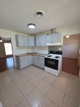 802 N Boston Ave in Russellville, AR - Building Photo - Building Photo