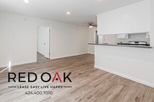 14831 Delano St in Los Angeles, CA - Building Photo