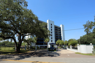 Dockside Condominiunm in Tampa, FL - Building Photo - Building Photo