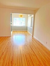 113 N. Parish Pl in Burbank, CA - Building Photo - Building Photo
