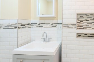 133 W 5th St-Unit -1 in Bayonne, NJ - Building Photo - Building Photo