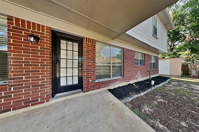 property at 5 Regency Ct