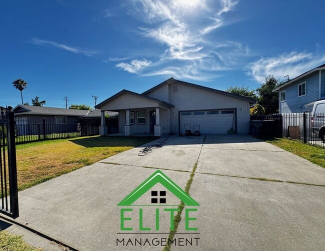 3613 Clay St in Sacramento, CA - Building Photo - Building Photo