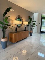 8363 NW 41st St in Doral, FL - Building Photo