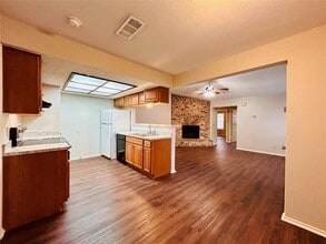 9304 Kempler Dr in Austin, TX - Foto de edificio - Building Photo