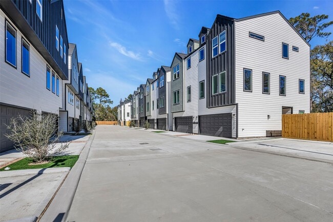 5302 Kindred Gdn Ln in Houston, TX - Building Photo - Building Photo