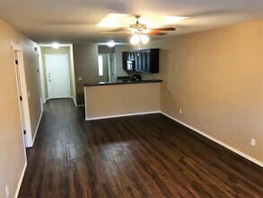 4262 Castlegate Dr, Unit 4262 in Paris, TX - Foto de edificio - Building Photo