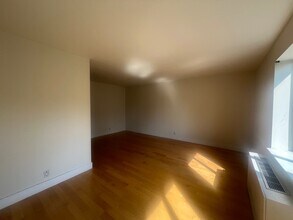 410 W 53rd St in New York, NY - Building Photo - Building Photo