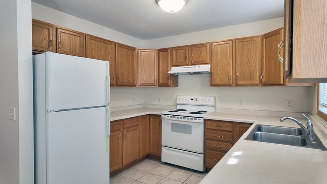 1715 Northway Dr in North Mankato, MN - Building Photo - Building Photo