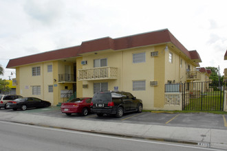 Kulodex Apartments in Hialeah, FL - Building Photo - Building Photo