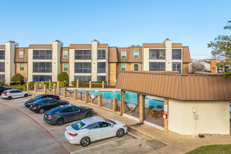 Cambridge Park Condominiums in Dallas, TX - Building Photo - Building Photo