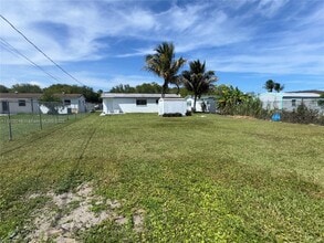 10840 SW 222nd Dr in Miami, FL - Building Photo - Building Photo