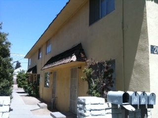 Sanctity Townhomes in Bakersfield, CA - Foto de edificio