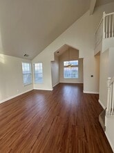 273 W Cromwell Ave in Clovis, CA - Building Photo - Building Photo