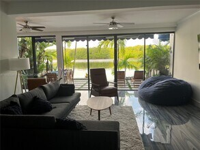 440 Poinciana Island Dr, Unit 1615 in Sunny Isles Beach, FL - Building Photo - Building Photo