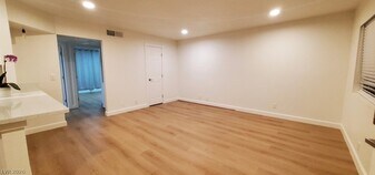 2121 Oceanus Ln in Las Vegas, NV - Building Photo