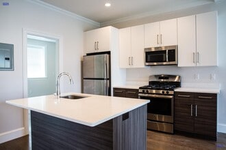 16 Harvard Ter, Unit 2 in Boston, MA - Building Photo - Building Photo