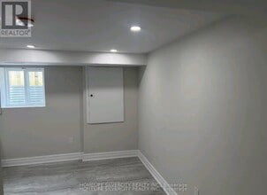 6 Lamella Rd in Toronto, ON - Building Photo - Building Photo