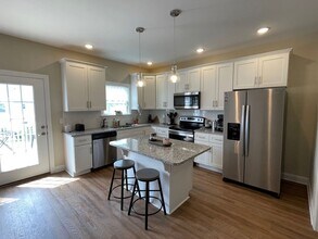 2223 Deyerle Ave in Harrisonburg, VA - Building Photo - Building Photo
