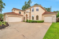 15715 Lake Iris Dr in Houston, TX - Foto de edificio - Building Photo