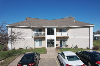 Hidden Lane Apartments in New Richmond, WI - Building Photo - Building Photo