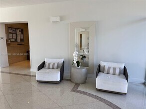 9381 E Bay Harbor Dr, Unit 402 in Bay Harbor Islands, FL - Building Photo - Building Photo