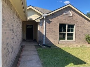 6902 Oakmantle Dr in Houston, TX - Foto de edificio - Building Photo