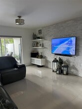 1155 NW 123rd Ct in Miami, FL - Building Photo - Building Photo
