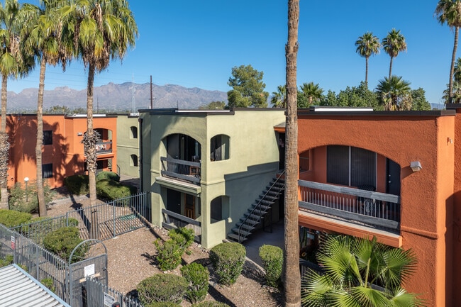 Sedona Pointe Apartments in Tucson, AZ - Building Photo - Building Photo