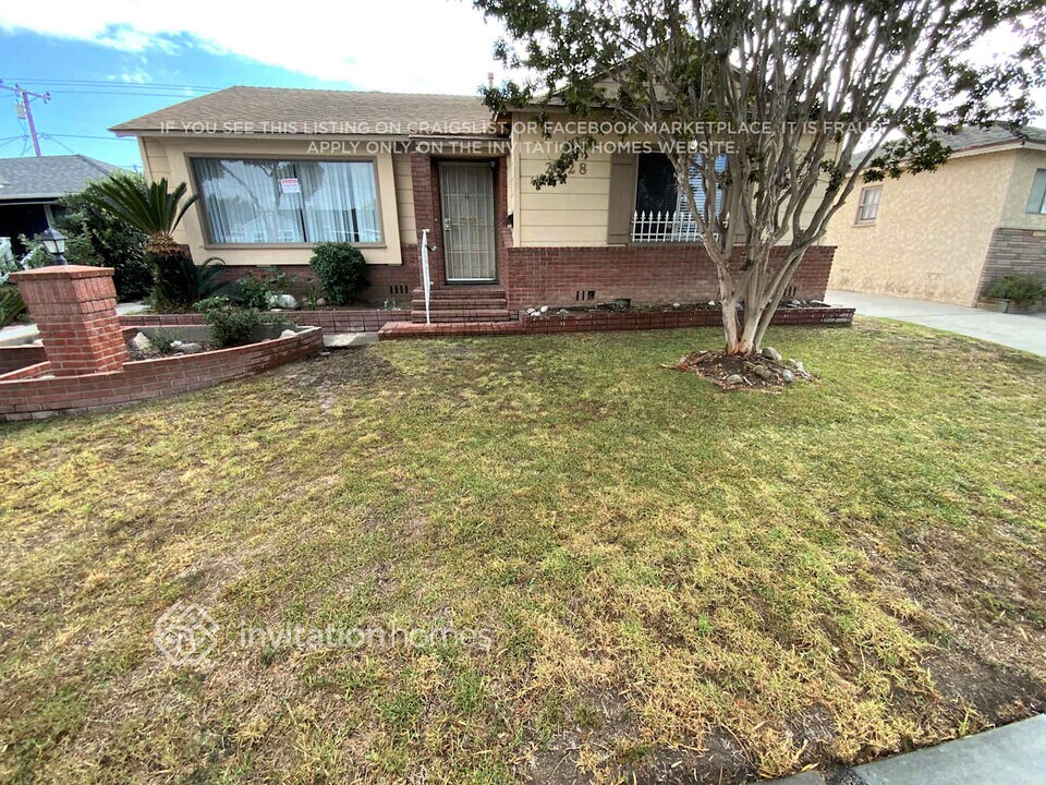 2728 Harvey Way in Lakewood, CA - Building Photo
