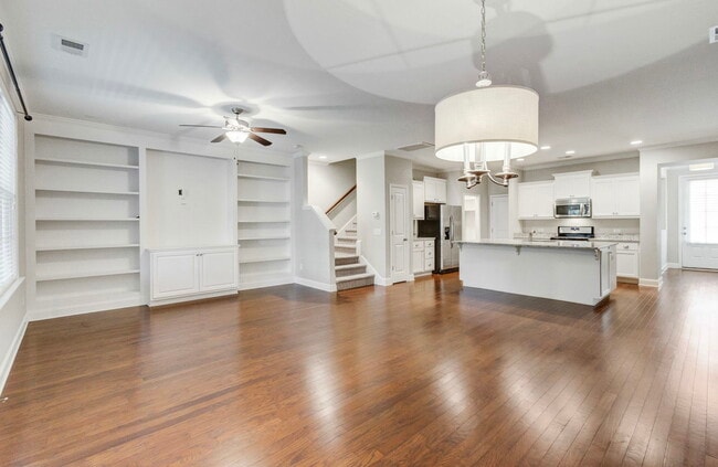 2005 Kings Gate Ln in Mount Pleasant, SC - Foto de edificio - Building Photo