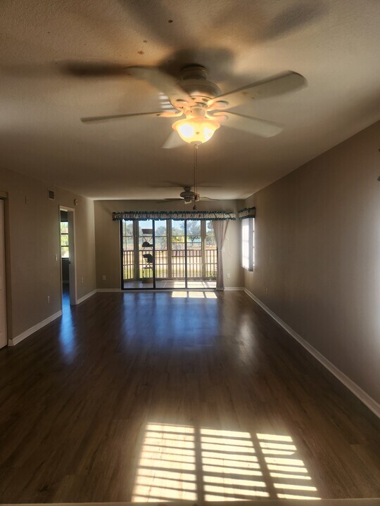 175 Kings Hwy, Unit 228 in Port Charlotte, FL - Building Photo