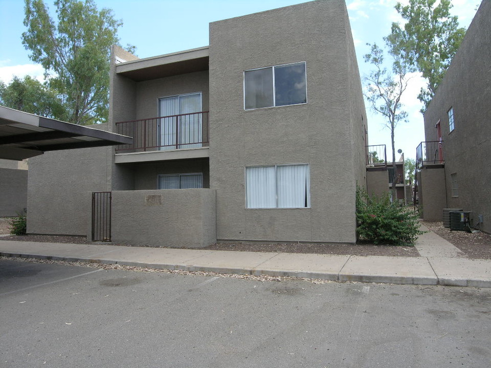 2831 E Monte Cristo Ave in Phoenix, AZ - Building Photo