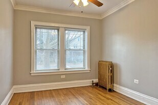 218-228 Pleasant St. and 134-140 S. Harvey Ave. in Oak Park, IL - Building Photo