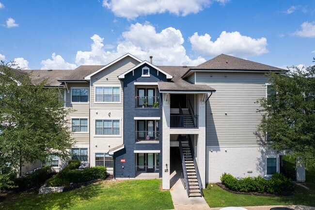 Bridge at Southpark Landing in Austin, TX - Building Photo - Building Photo