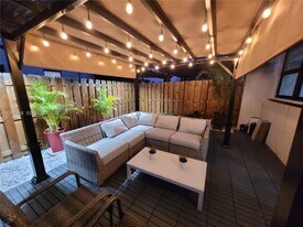 7855 NW 105th Ave in Doral, FL - Building Photo