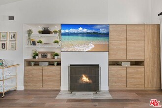 911 Kings Rd in West Hollywood, CA - Building Photo - Building Photo