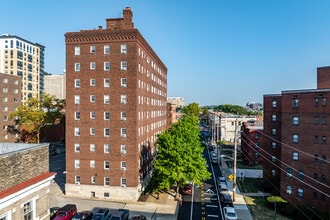 Wellington Apartments in Pittsburgh, PA - Building Photo - Building Photo