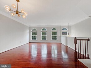 8173 McCauley Way in Lorton, VA - Building Photo - Building Photo