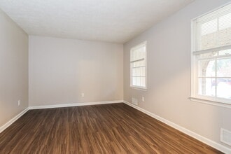 235 Hurst Point in Atlanta, GA - Building Photo - Building Photo