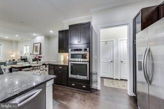 717 Diamond Ave in Alexandria, VA - Building Photo - Building Photo