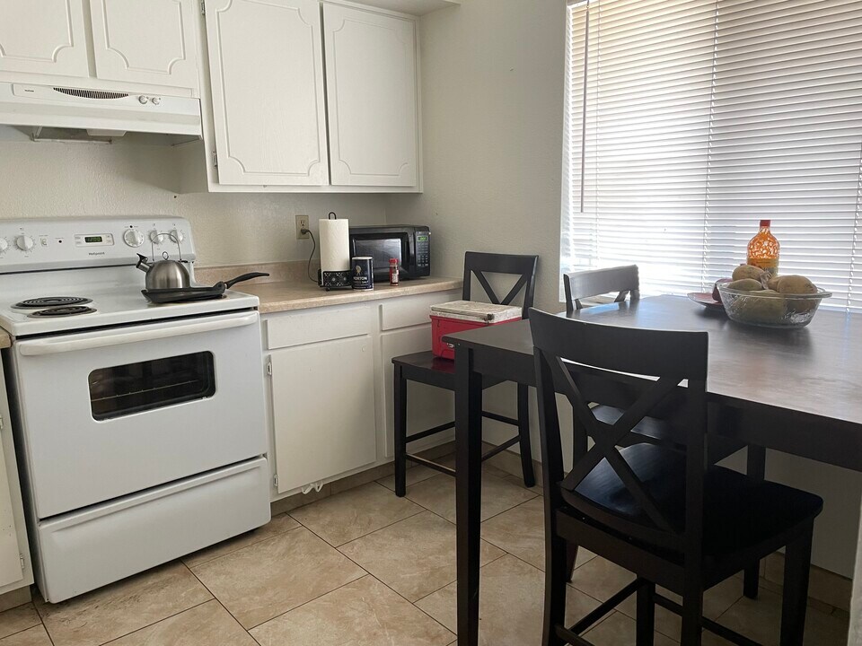 501 E 8th Ave in Mesa, AZ - Building Photo