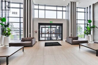 1055 Shawnmarr Rd in Mississauga, ON - Building Photo - Building Photo