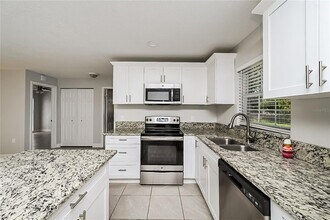 9824 Richwood Ln in Port Richey, FL - Building Photo - Building Photo