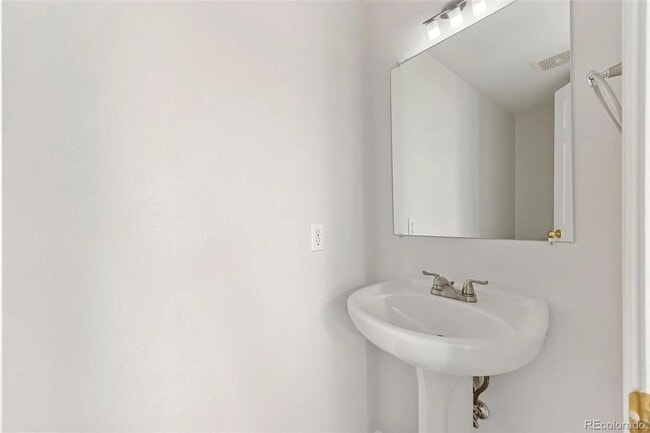3682 S Quatar Way in Aurora, CO - Building Photo - Building Photo