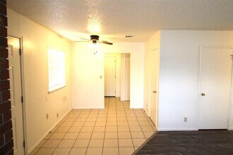 114 NE 12th St in Moore, OK - Building Photo - Building Photo