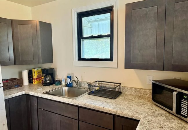 112 2nd St in Mineral Point, PA - Foto de edificio - Building Photo