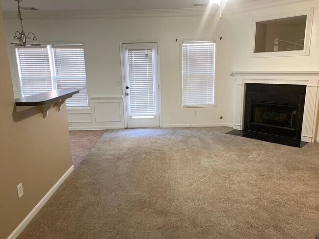 Room in Townhome on Roses Trail in Fairburn, GA - Building Photo - Building Photo