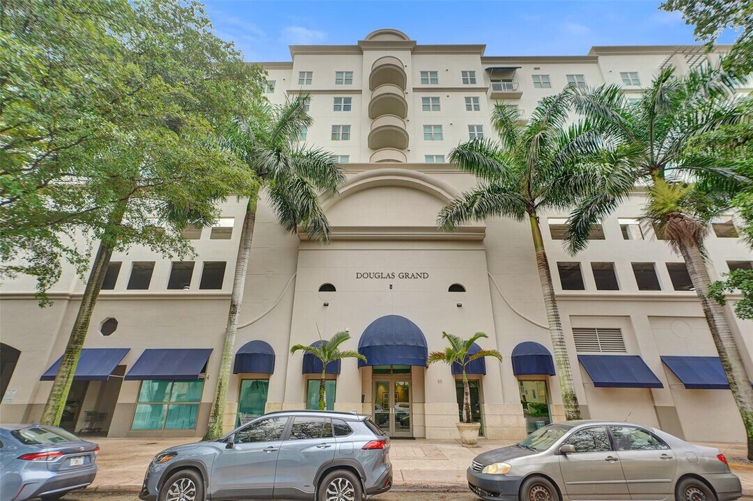 50 Menores Ave, Unit 508 in Coral Gables, FL - Foto de edificio