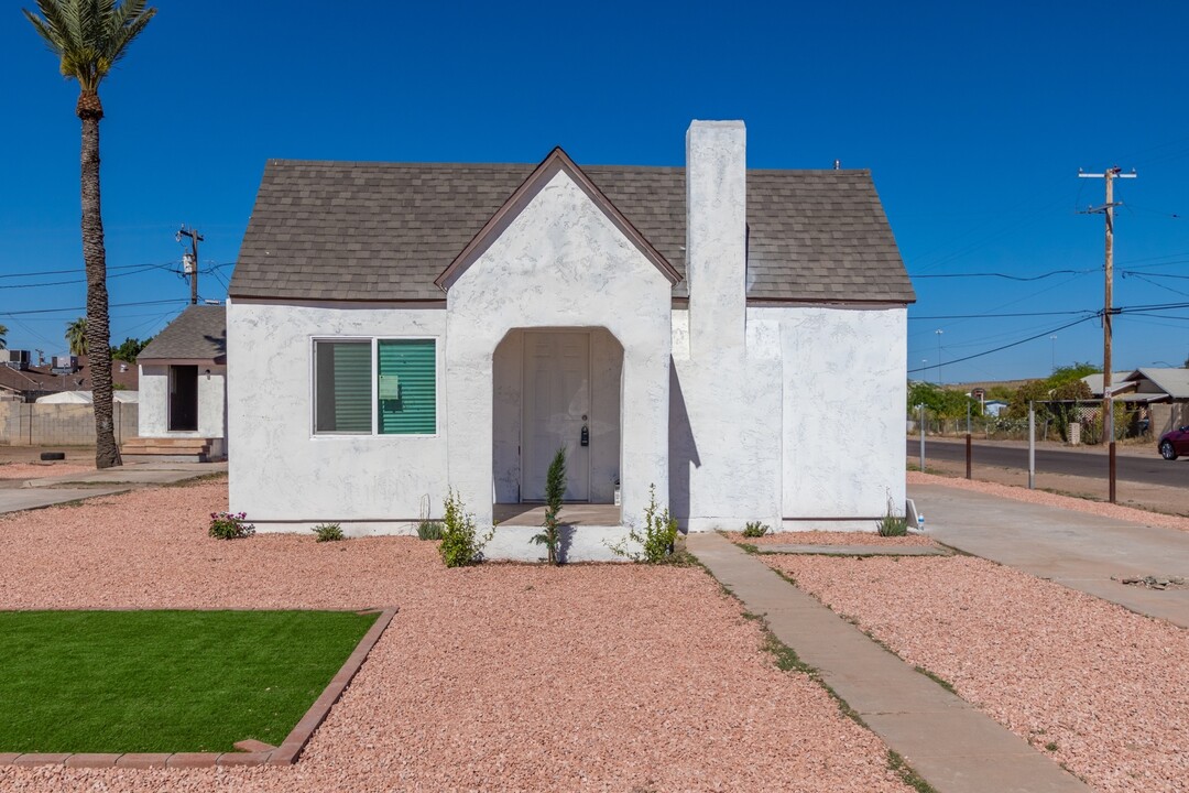 1046 N 25th St in Phoenix, AZ - Building Photo